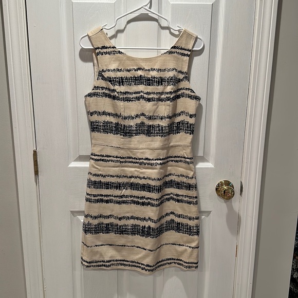 Cream and Navy Banana Republic Shift Dress - Picture 3 of 6